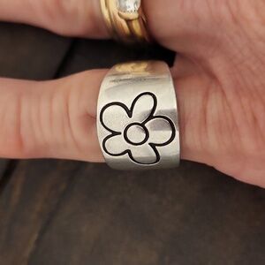 925 Sterling Silver Engraved Flower Ring